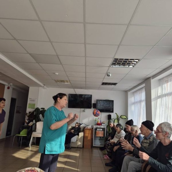 casa buna speranta - camin batrani - activitati si gimnastica recuperatorie